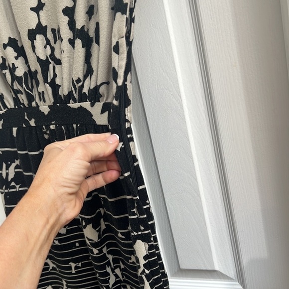 Tibi Cap Sleeve Sheath Dress - Picture 4 of 6